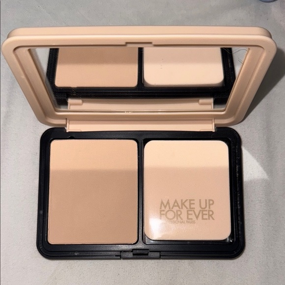 Makeup Forever Other - Makeup Forever HD skin matte velvet powder shade 1N06